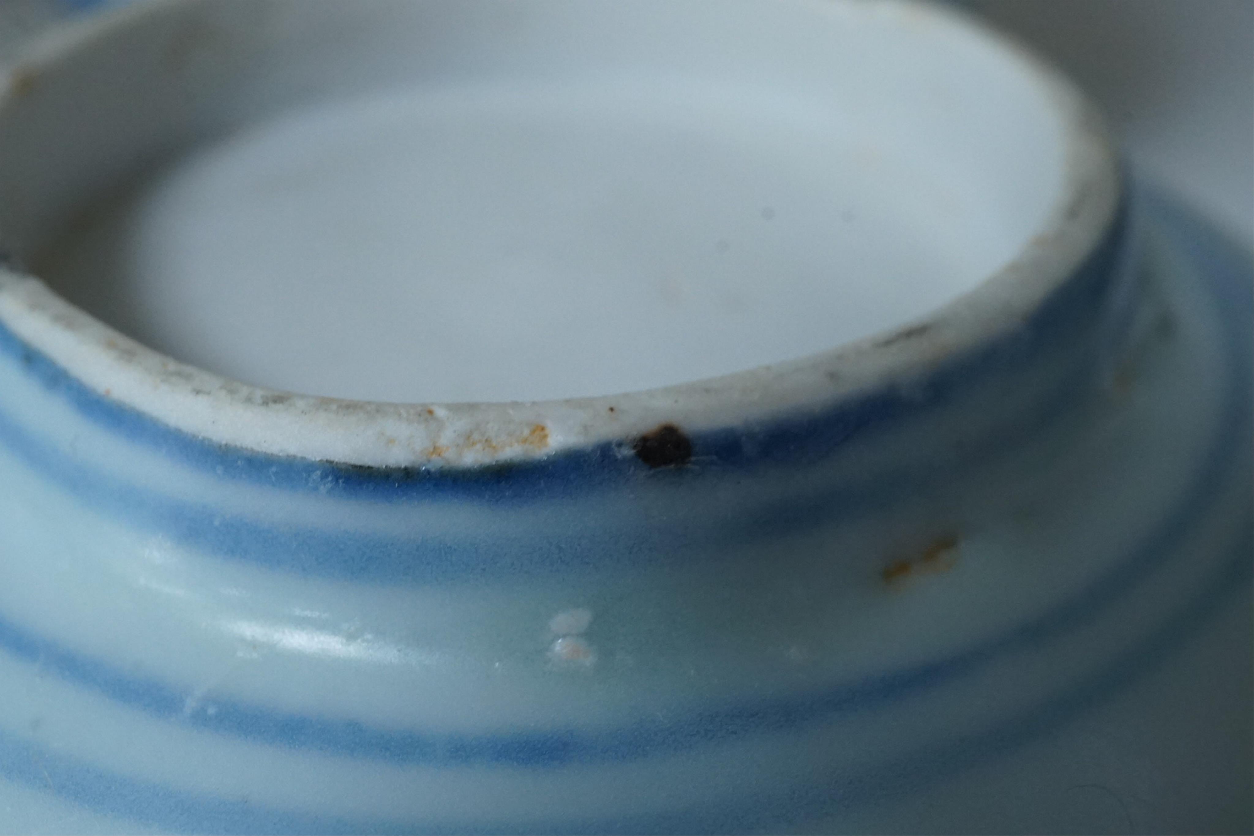 A pair of Chinese blue and white bowls, Ming Dynasty